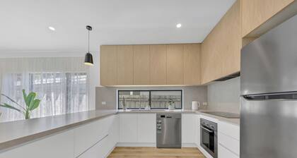 Thornbury Place - Melbourne, Australia : A Home Away From Home