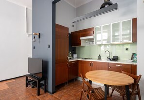 Fridge, oven, stovetop, toaster