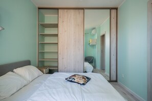 1 bedroom, iron/ironing board, WiFi, bed sheets