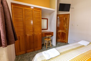 2 室のベッドルーム、アイロン / アイロン台、WiFi、ベッドシーツ