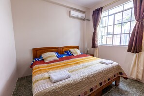 2 室のベッドルーム、アイロン / アイロン台、WiFi、ベッドシーツ