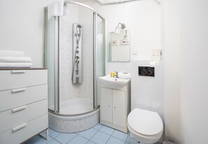 Shower, free toiletries, hair dryer, towels