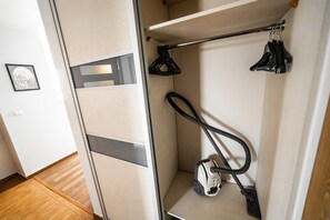 Interior - Bulwar Kurlandzki Vistula Apartment (Kraków)
