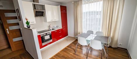 Fridge, microwave, oven, stovetop