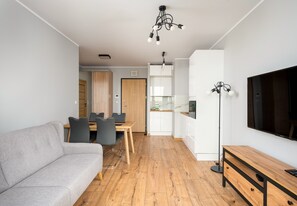 TV - Wiktoryn Comfortable Two-Room Apartment (Warszawa)