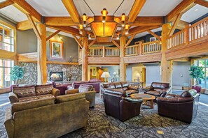 Interior - JuniperSprings #251 True Ski-In-Ski-Out 2Bed/2Bath Luxury Resort in Eagle Lodge (Mammoth Lakes)
