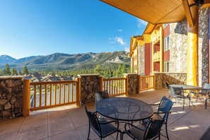 Outdoor dining - JuniperSprings #251 True Ski-In-Ski-Out 2Bed/2Bath Luxury Resort in Eagle Lodge (Mammoth Lakes)