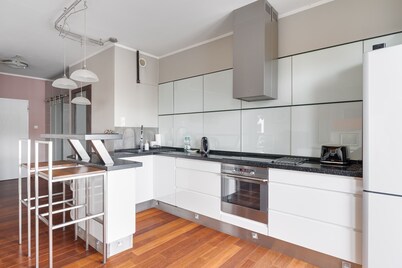 Lasek Marceliński 2-Bedroom Apartment