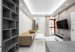 TV - Bielany Luxury Apartment (Warszawa)