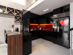 Fridge, microwave, oven, stovetop - Janki Bryla Two-Level Apartment (Gdynia)