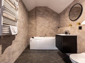 Shower, free toiletries, hair dryer, towels - Janki Bryla Two-Level Apartment (Gdynia)