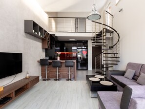 TV - Janki Bryla Two-Level Apartment (Gdynia)