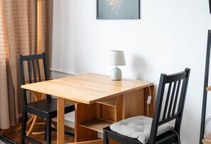 Dining - Wierzbno Standard Apartment (Warszawa)