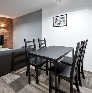 Dining - Winogrady Loft Apartment (Poznan)