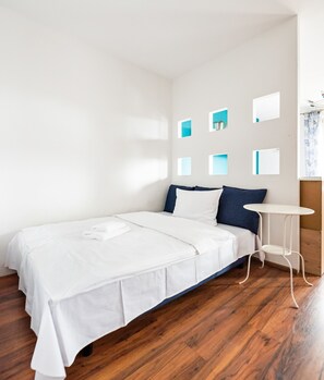 1 chambre, fer et planche à repasser, Wi-Fi, draps fournis