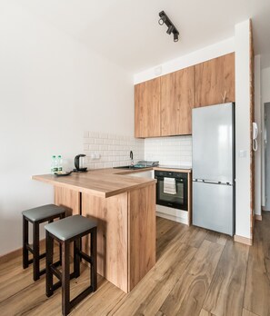 Fridge, oven, stovetop, dishwasher - Wola Homely Apartment #88 (Warszawa)