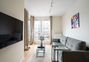 TV - Business Park Cosy Apartment (Warszawa)