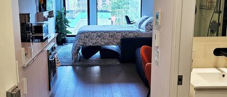 1 soverom, skrivebord, strykejern/-brett og wi-fi (inkludert)