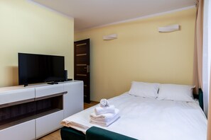 1 bedroom, iron/ironing board, WiFi, bed sheets
