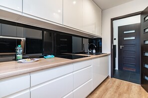 Fridge, oven, stovetop, dishwasher - Mikołowska Chic Apartment (Katowice)