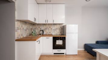 Kühlschrank, Ofen, Herdplatte, Geschirrspüler