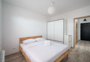 1 bedroom, iron/ironing board, WiFi, bed sheets