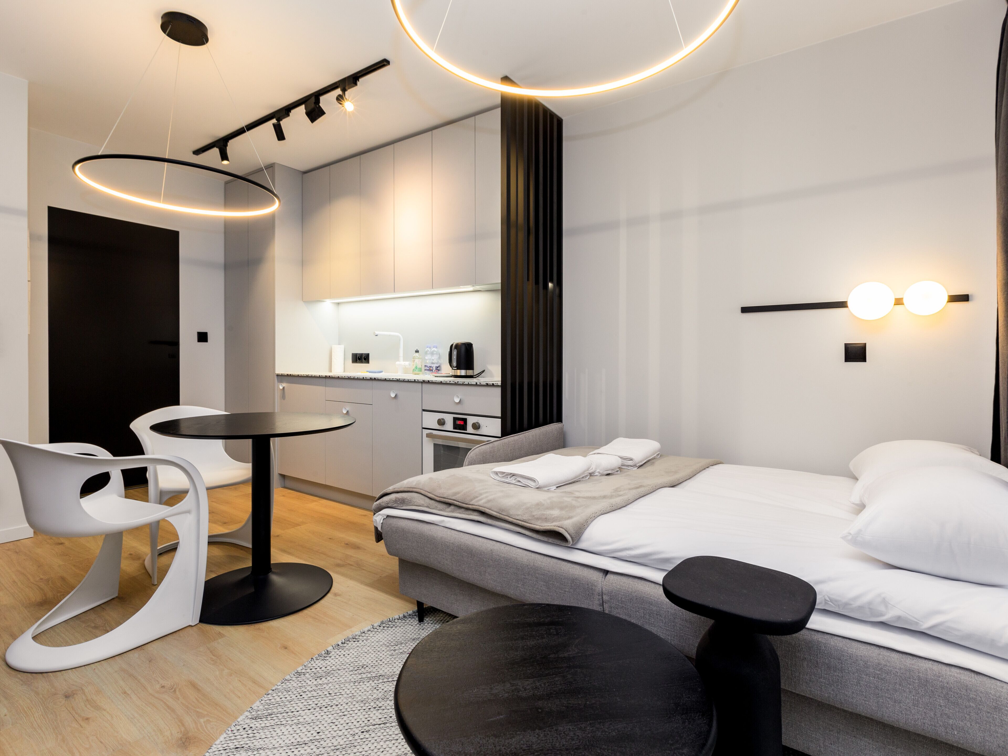 Bügeleisen/Bügelbrett, WLAN, Bettwäsche