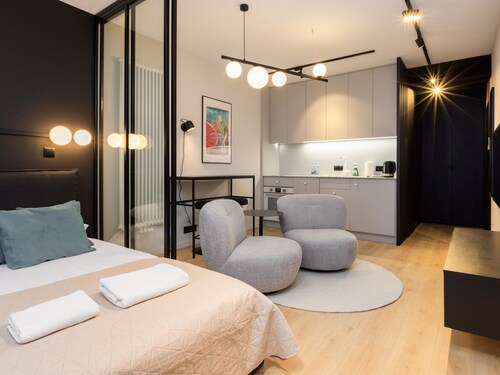 Quercus Deluxe Studio #B