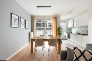 Dining - Ursus Chic Apartment (Warszawa)