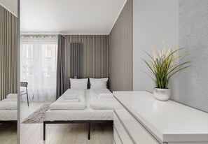 Iron/ironing board, WiFi, bed sheets