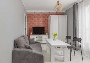 TV - Emilii Plater Chic Studio (Szczecin)