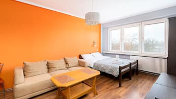 1 dormitorio, tabla de planchar con plancha, wifi y ropa de cama