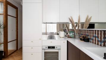 Kühlschrank, Ofen, Herdplatte, Geschirrspüler