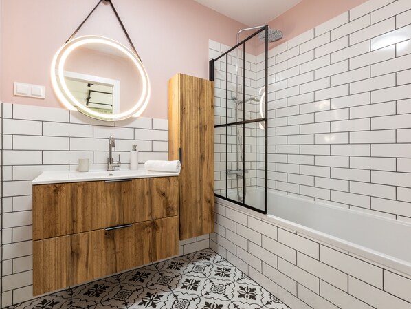Hair dryer, towels - Letnicka Cosy Apartment with Garden (Gdańsk)