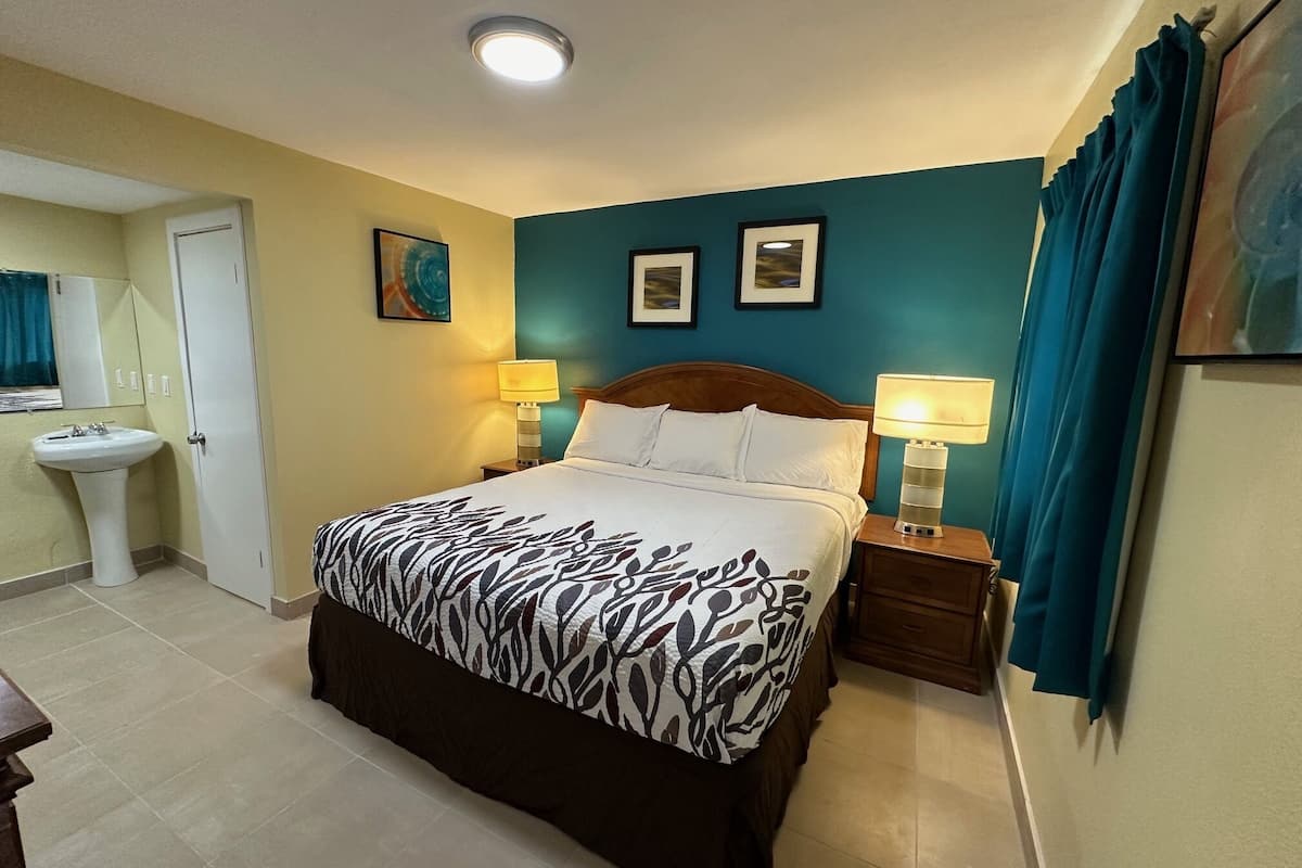 Comfort Single Room, City View