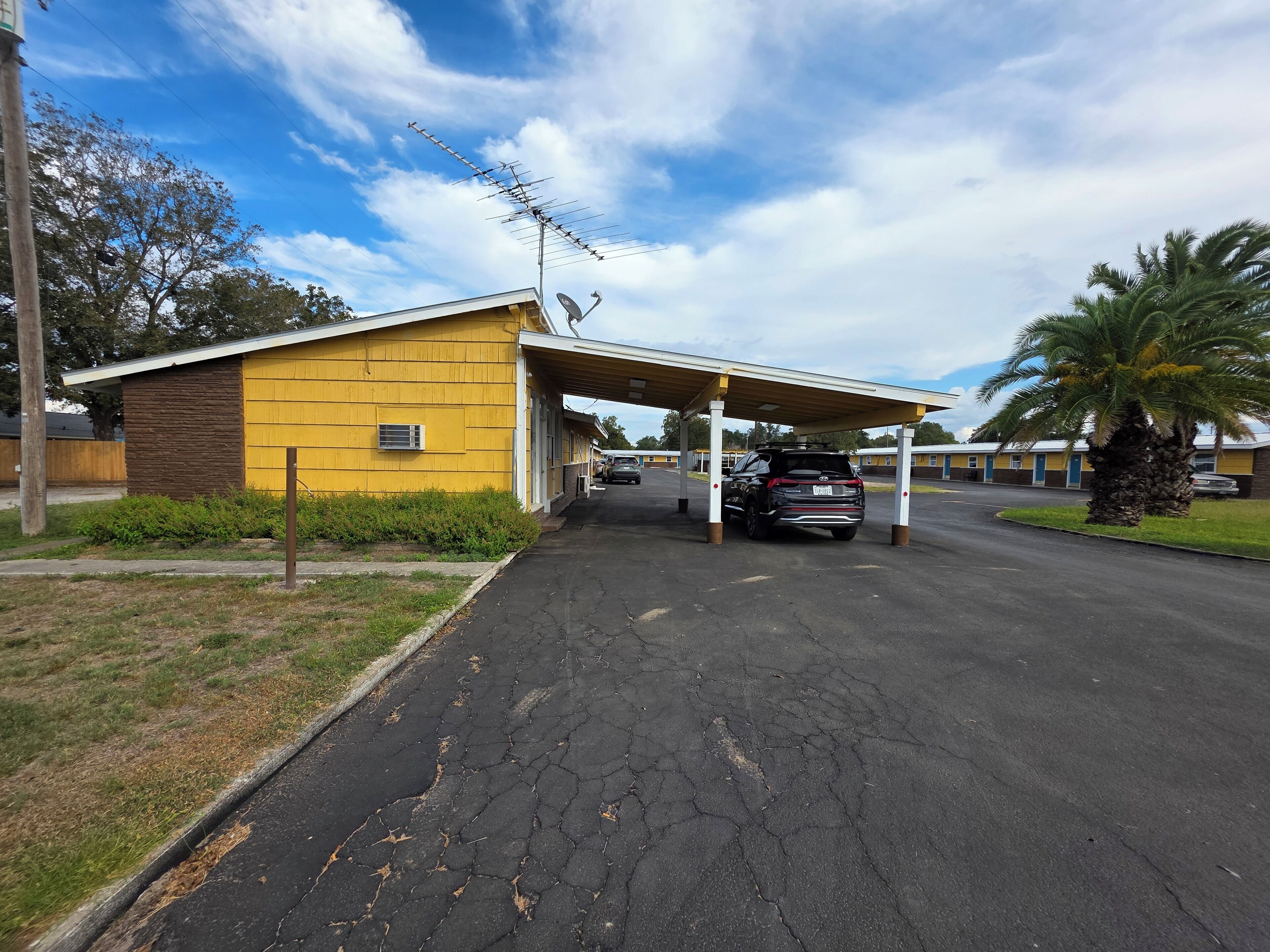 Vista frontal de la propiedad