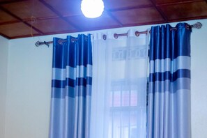 Interior - Apartment - Sleeps 11, Pets Welcomed & Garden (kigali)