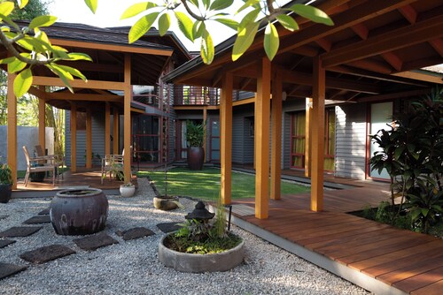 Tree Top Suite- Beautiful walk to Hanalei Bay