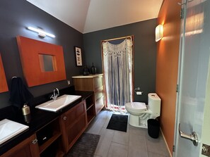 Towels, soap, shampoo, toilet paper