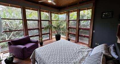 Tree Top Suite- Beautiful walk to Hanalei Bay