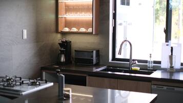 Superior Villa, Multiple Beds, Hot Tub | 1 bedroom, premium bedding, down comforters, laptop workspace