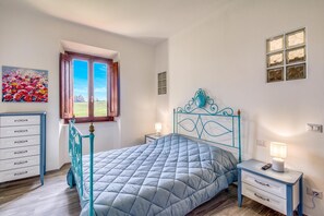 2 chambres, fer et planche à repasser, Wi-Fi gratuit, draps fournis