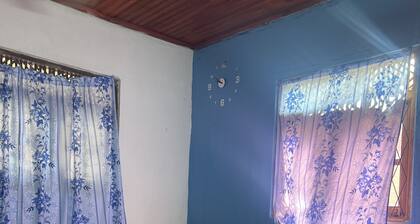 Pleasant house with WiFi in Kotugoda