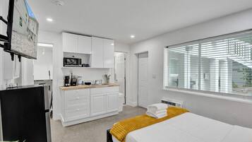 1 bedroom, iron/ironing board, travel cot, free WiFi