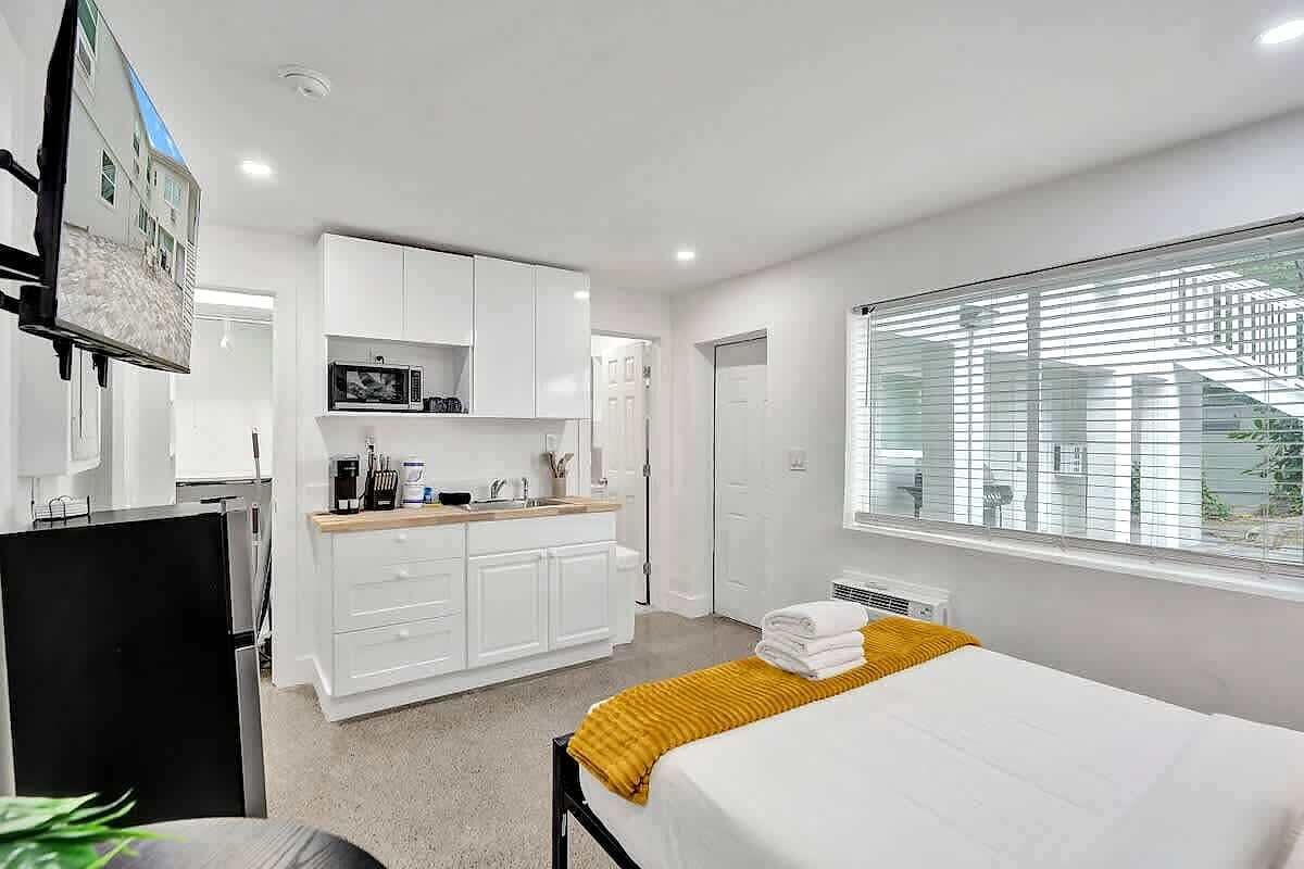 Iron/ironing board, travel crib, WiFi (free)