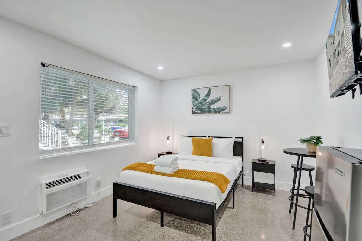 Tabla de planchar con plancha, cuna de viaje y wifi gratis 