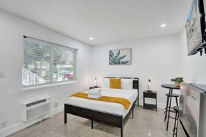 Bügeleisen/Bügelbrett, Reisekinderbett, kostenloses WLAN