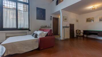 Bügeleisen/Bügelbrett, WLAN, Bettwäsche