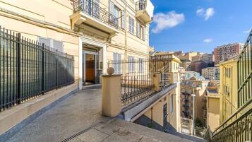 Enceinte de lâhĂ©bergement