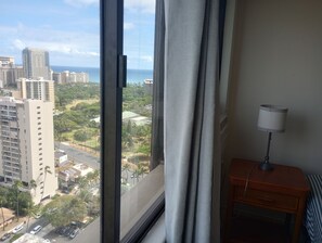 Interior - Cozy studio condo in wonderful Honolulu with WiFi, fitness room (Honolulu)